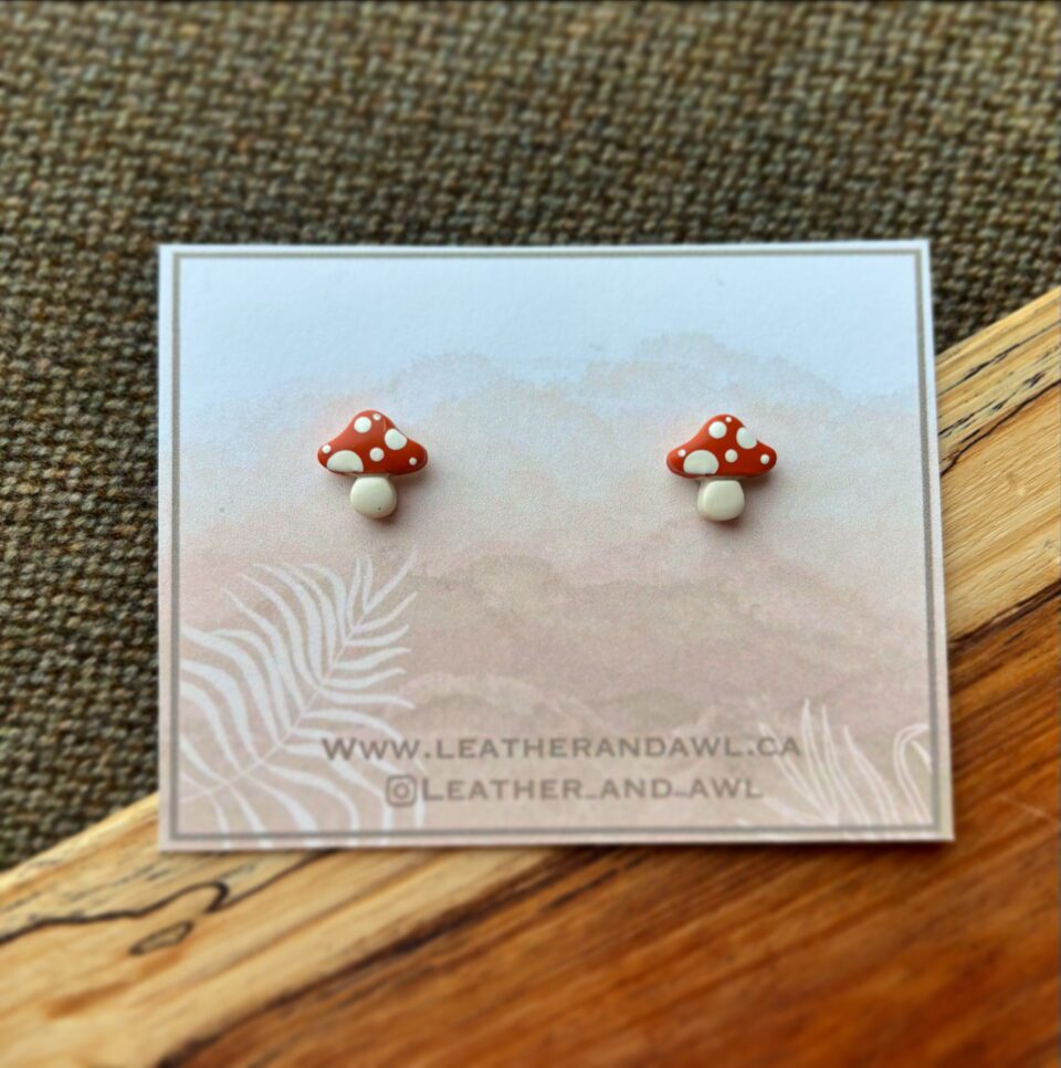 Mini Mushroom studs ( Orange )