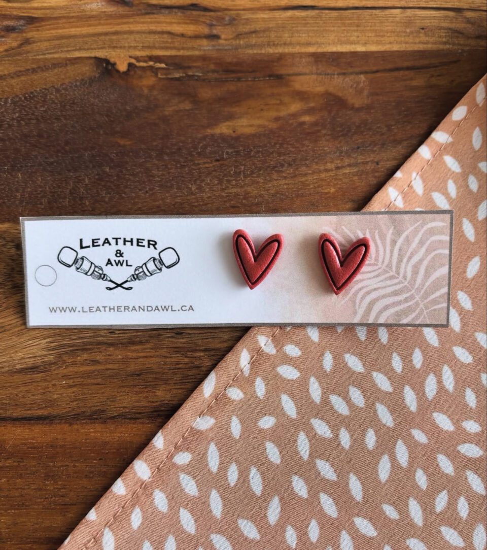 Heart studs ( Coral pink )